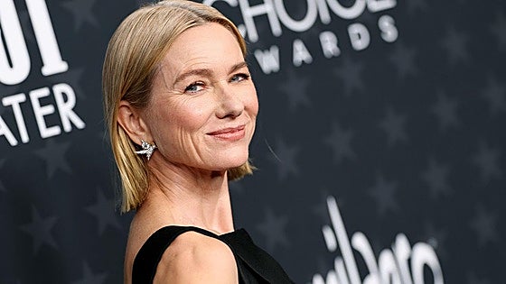 Naomi Watts: «Cuando dejé de ocultar lo que estaba ocurriendo con la menopausia me sentí más segura de mí misma que nunca»