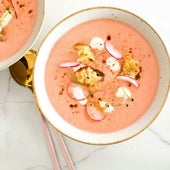 Sopas frías y gazpachos nutritivos que ayudan a mantener el cuerpo hidratado