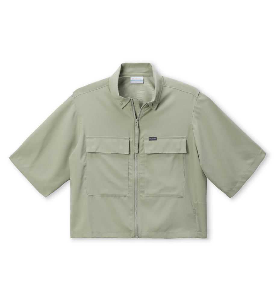 Camisa moderna y práctica con diseño hidroabsorbente para moverse por la ciudad o hacer senderismo. Disponible en Columbia por 48 euros (antes a 60 euros).