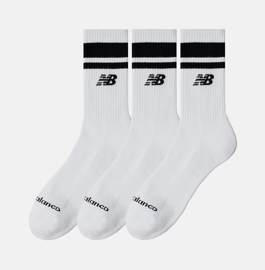 Con fibras Coolmax® para mantener los pies frescos y tecnología de secado rápido NB DRY aleja la humedad del cuerpo para que entrenes con total comodidad. Disponibles en New Balance por 10,50 euros (antes por 15 euros).