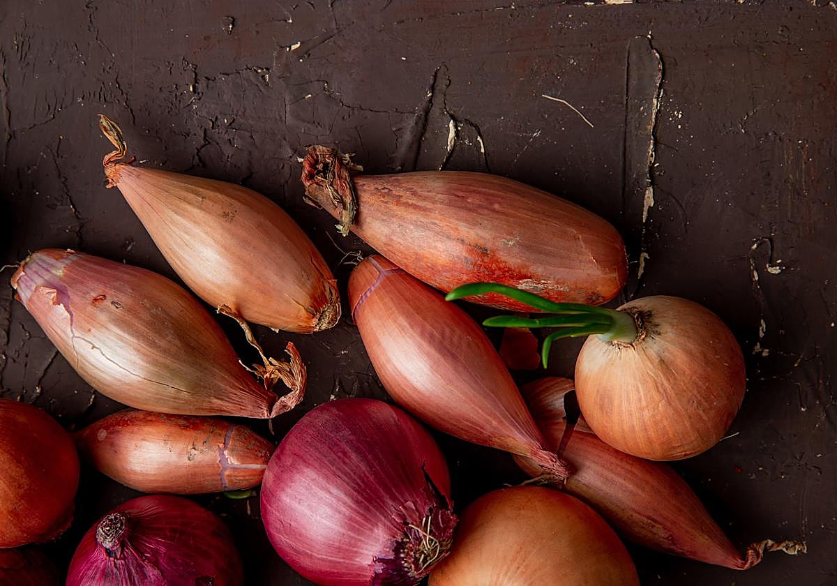 La chalota es común en la cocina francesa