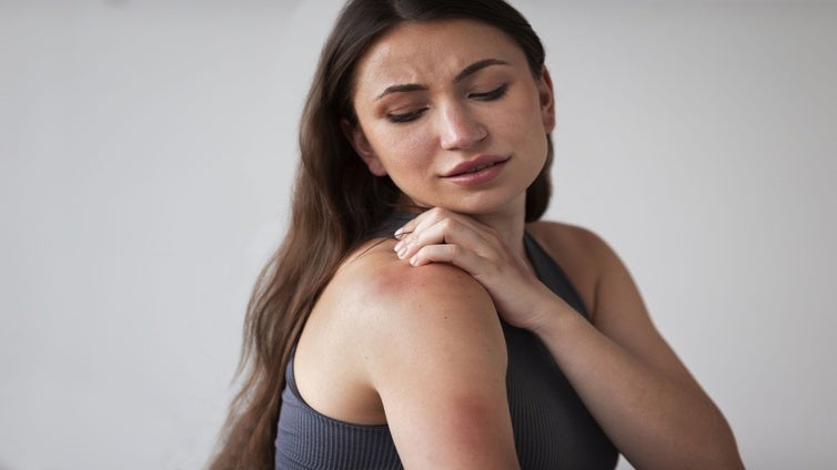 Lo que comes puede ayudar a que te piquen menos los mosquitos