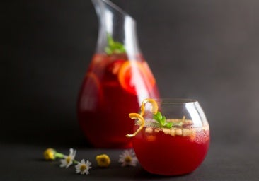 Las bebidas alcohólicas que más engordan y más consumidas del verano