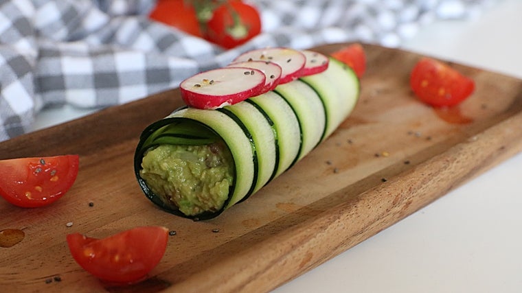 Canelón de calabacín con guacamole