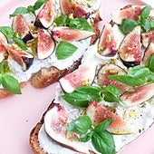 Por qué una tostada con higos y ricotta es el desayuno perfecto en septiembre