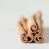 Luces y sombras de la canela: beneficios y contraindicaciones