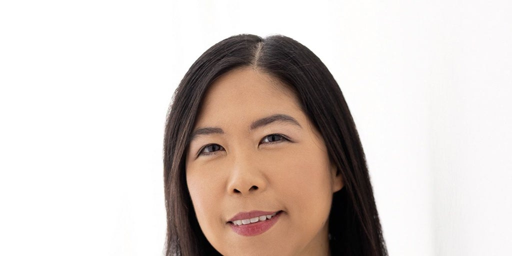 Doctora Karen Tang, ginecóloga formada en Harvard: «Es común pensar que las mujeres deben sufrir dolor con la regla y el sexo pero no, no es normal»
