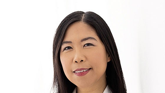 Karen Tang, ginecóloga formada en Harvard: «Es común pensar que las mujeres deben sufrir dolor con la regla y el sexo pero no, no es normal»