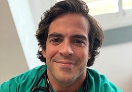 Aurelio Rojas, doctor especializado en cardiología: «El kiwi, la granada, las fresas y los arándonos reducen el apetito y favorecen la pérdida de peso»