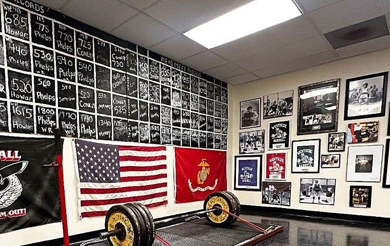 La pizarra de los récords de Westside Barbell