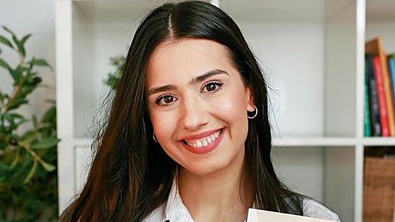 La nutricionista Sandra Moñino explica la receta para hacer un bizcocho saludable: está listo en cinco minutos y no necesita horno