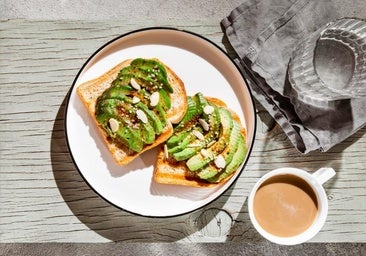 Javier Fernández, nutricionista: «Retrasar tu desayuno dos horas después de levantarte ayuda a perder grasa»