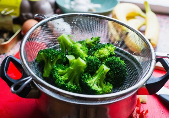 Es importante no cocerlo en exceso para que mantenga ciertas propiedades muy beneficiosas para el organismo.