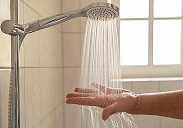 Los dermatólogos coinciden: «No es bueno ducharse con agua muy caliente»