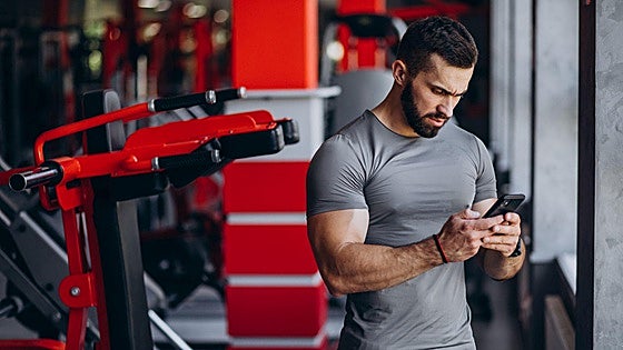 Sebastián La Rosa, especialista en longevidad: «No te conviene usar redes sociales durante los descansos cuando estás en el gimnasio»