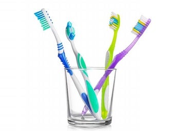 El error con el cepillo de dientes que puede afectar a tu salud bucodental