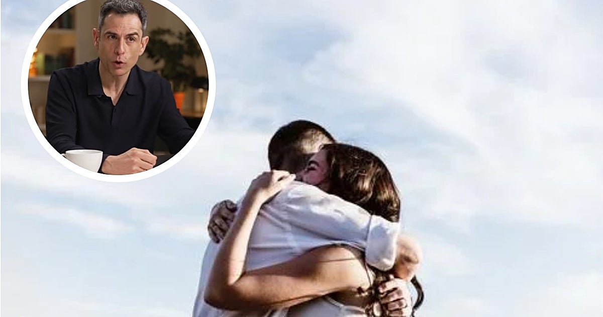 Doctor Mora, psiquiatra: «Muchos vivimos dentro de relaciones ultraprocesadas y lo que necesitamos es contar con personas flotador»