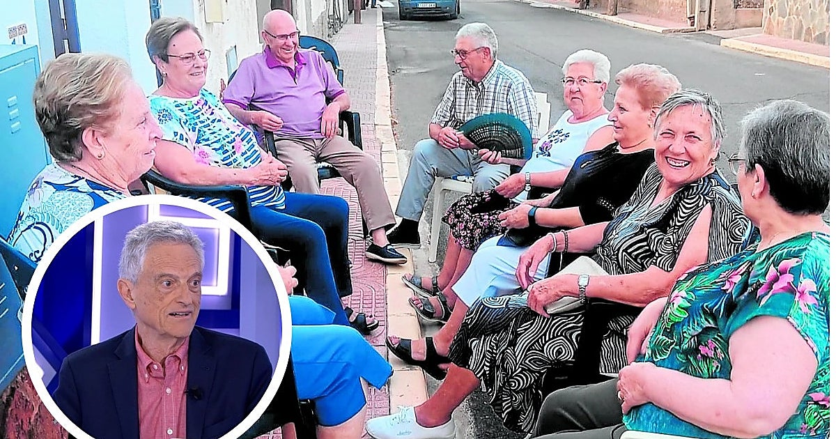 Luis Rojas-Marcos, psiquiatra: «La mujer por naturaleza es extrovertida, habla más y vive más que el hombre»