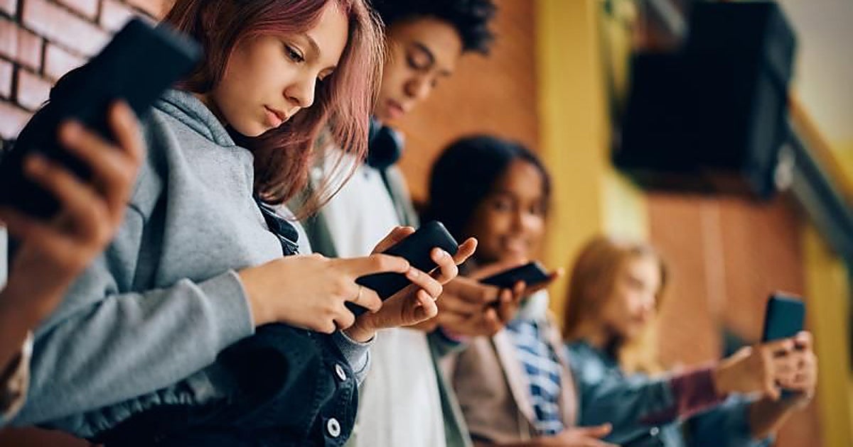 Matthew D. Lieberman, psicólogo: «Debemos tomarnos las conexiones sociales en serio, como una necesidad biológica»