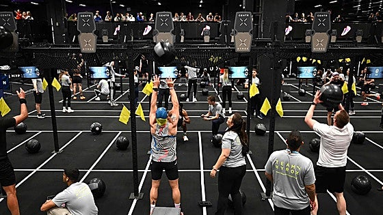 Fiebre por el 'Hyrox', la competición accesible que engancha a quienes entrenan en el gimnasio