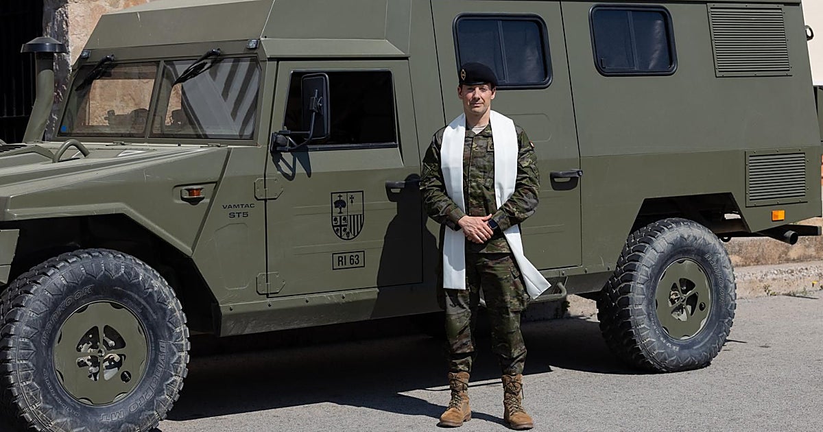 Pater Pablo, el cura que acompaña a militares en momentos de crisis: «Está permitido caer, pero es obligatorio levantarse»
