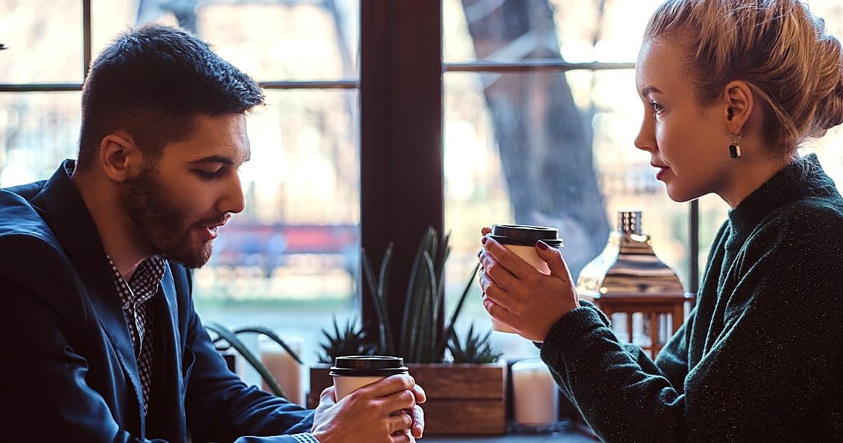 La psicología dice que las personas que no miran a los ojos al hablar pueden tener un trastorno de ansiedad social