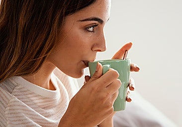 José Abellán, cardiólogo, alerta sobre el peligro de consumir té muy caliente