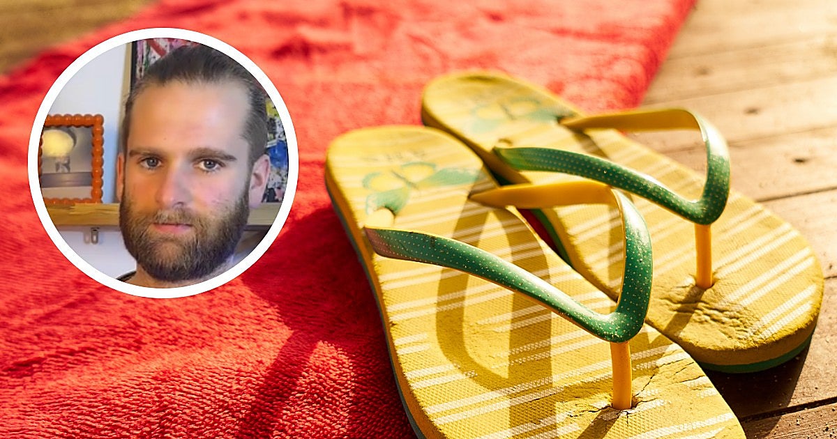 Manuel Vidal, podólogo: «Las chanclas favorecen los dedos en garra. Son lo peor que puedes ponerte para caminar mucho este verano»