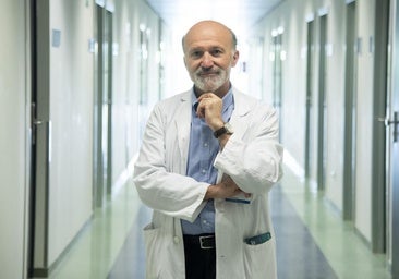 Gabriel Rubio, psiquiatra: «Un adicto al alcohol tiene que aprender que la curación no existe»