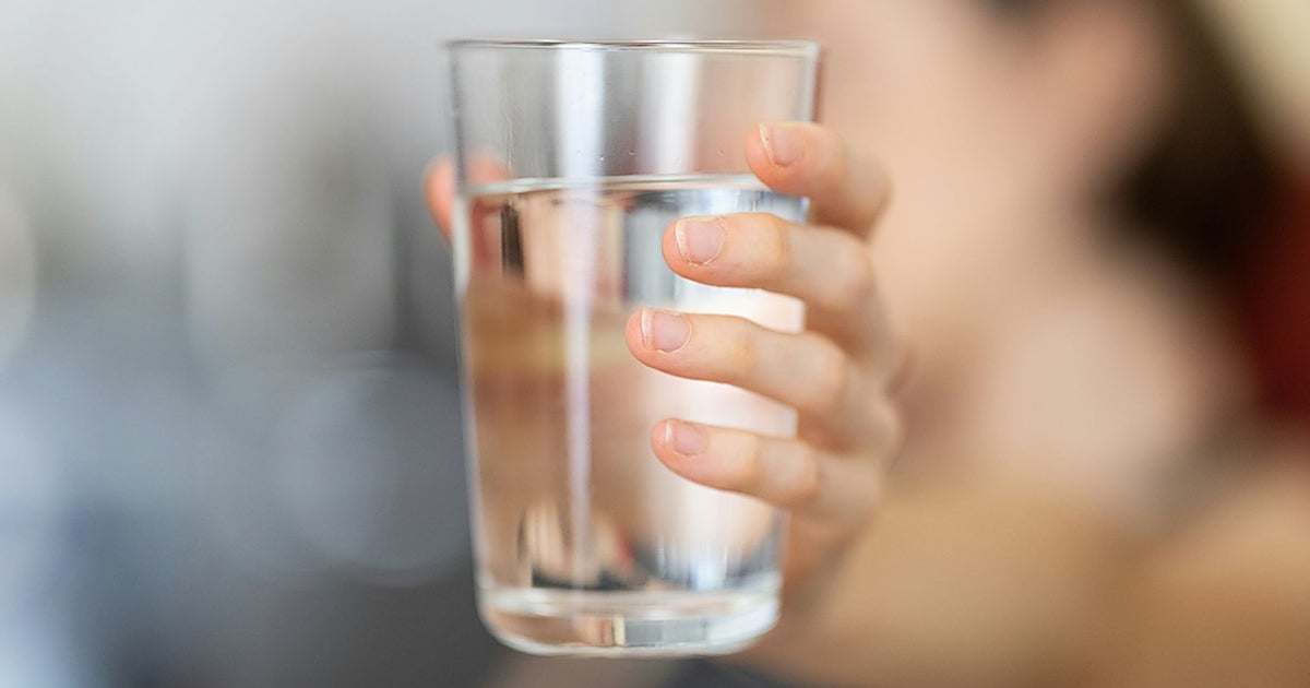 Hiponatremia: cuando llega el calor, el agua sola 