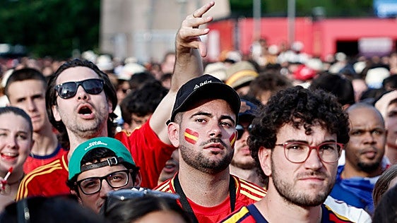 Javier Quintero, psiquiatra: «Ver a nuestro equipo de fútbol jugar sube los picos de estrés, activa la adrenalina y genera una sensación de pertenencia»