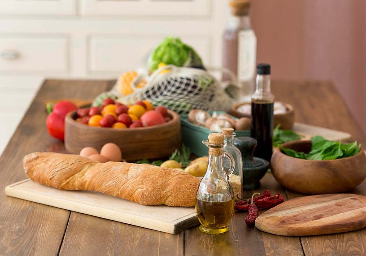 Los expertos coinciden: «La dieta mediterránea es una forma de vivir que mejora el ánimo y el bienestar emocional»
