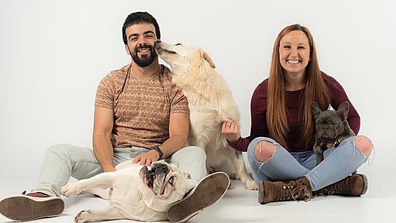 Alba Fernández, divulgadora canina: «Hay que adaptar a los perros a los cambios de residencia en verano»