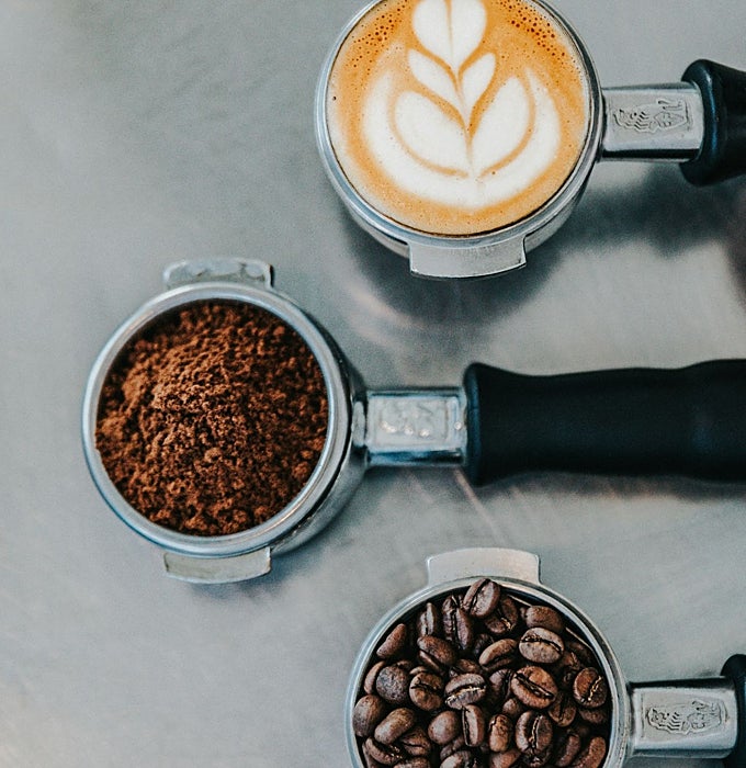 El café descafeinado también tiene algo de cafeína y puede afectar a los más sensibles.