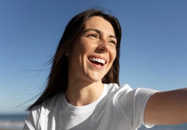 Elizabeth Clapés, psicóloga: «Las personas no somos como los juguetes. No estás rota y sí hay una vida feliz para ti»