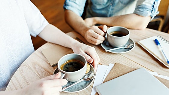 La pregunta que debes hacerte antes de tomar otro café