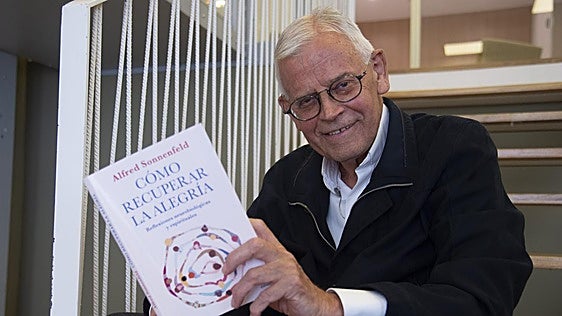 Alfred Sonnenfeld, médico y teólogo: «Existen razones por las que aún teniendo trabajo, familia y salud no se es feliz»