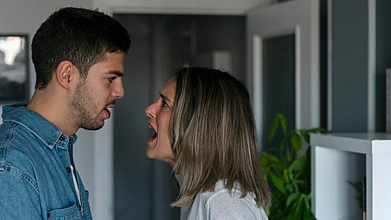María Martín-Gamero, psicóloga: «Esperar a que tu pareja adivine tus necesidades no es una prueba de amor. De hecho, genera más distancia»