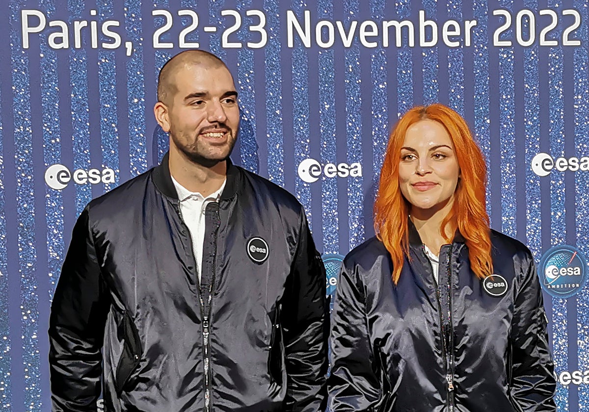 Pablo Álvarez y Sara García, en la ceremonia de presentación de los nuevos astronautas