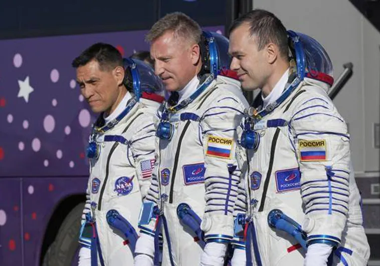 Los astronautas atrapados de la estación espacial internacional: se les rescatará en una nueva nave pero no podrán volver hasta septiembre