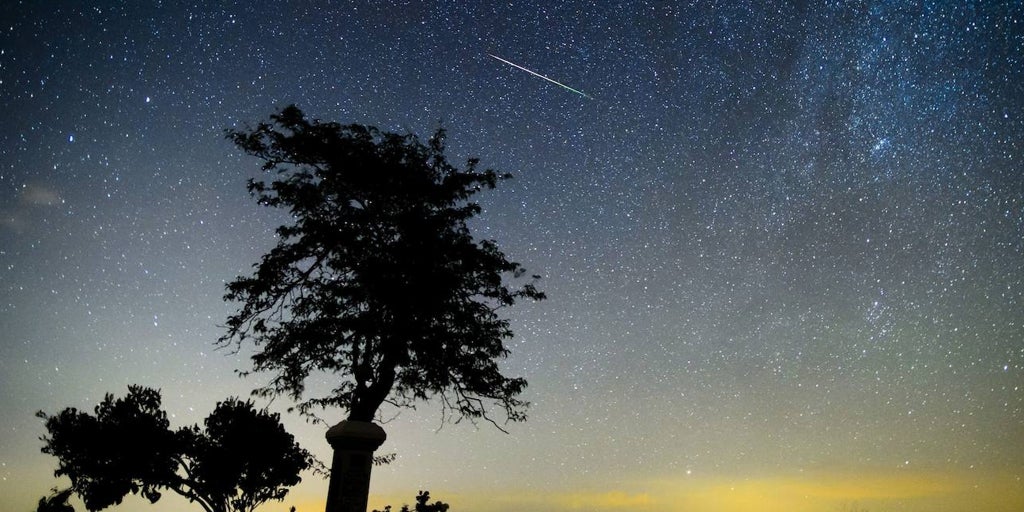 What time is it and where to see the meteor shower in April in Spain