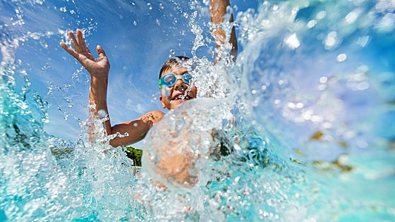 ¡Pero qué calor! ¿Es posible sudar dentro del agua?
