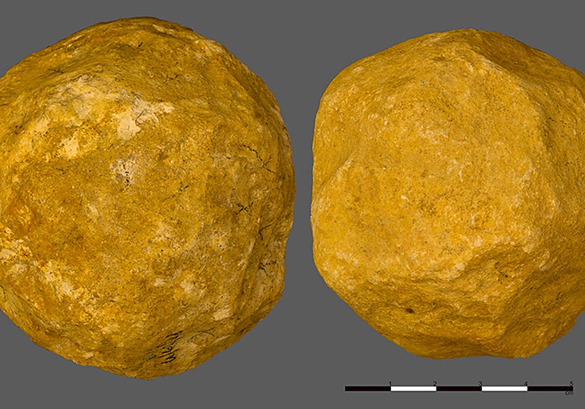 Tres de las misteriosas esferas de piedra de 1,4 millones de años de antigüedad halladas en Ubeidiya, en Israel