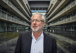 Neil Shubin, paleontólogo : «Movemos el cuello gracias al primer pez que salió del agua»