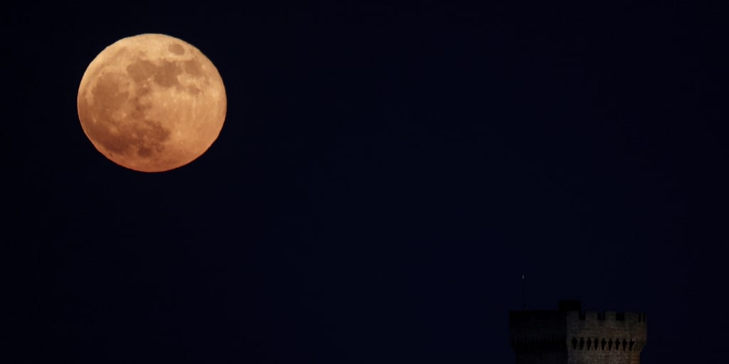 Luna llena de noviembre cuándo es, a qué hora se puede ver en España y