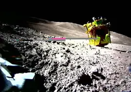La sonda japonesa en la Luna empieza a funcionar y dar señales