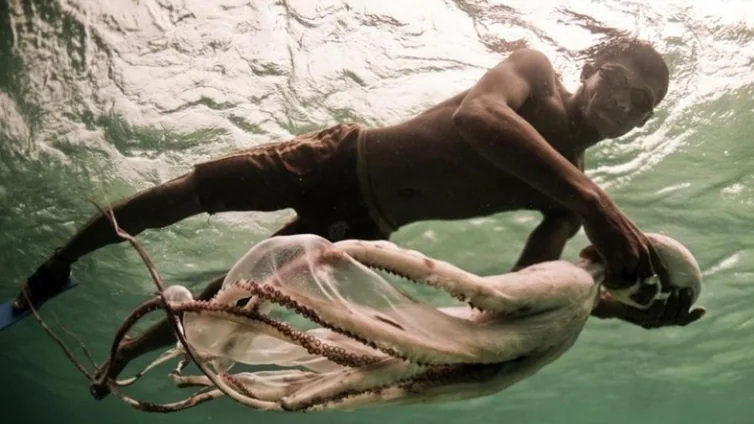 Los bajau: el pueblo de superhumanos desarrollado genéticamente para 'vivir' bajo el agua