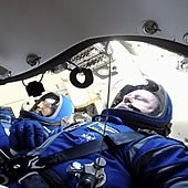 Una nave con fallos o pedir ayuda a Musk: el dilema para el regreso de los atrapados en la estación espacial