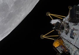 La nave privada Athena, de Intuitive Machines y con carga de la NASA, intenta posarse hoy sobre la Luna