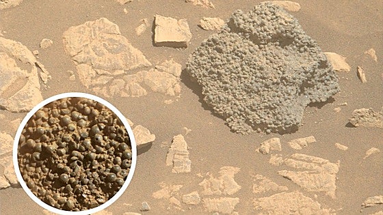 Una extraña roca granulada hallada en Marte desconcierta a los científicos de la NASA